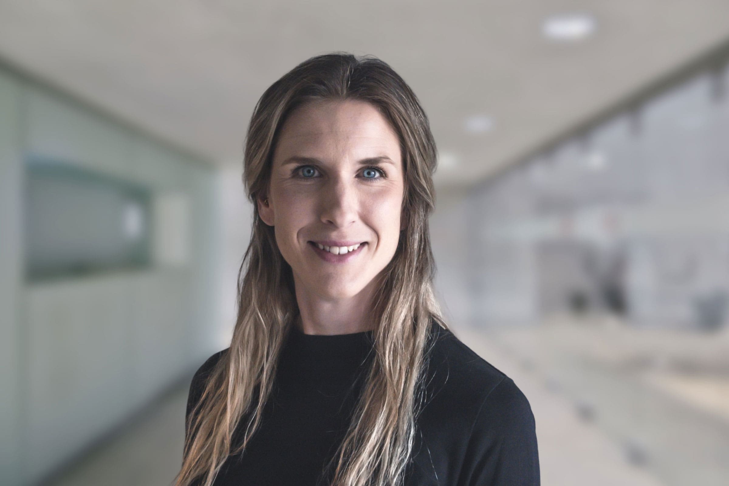 Portrait Esther Rietmann Hwz Web